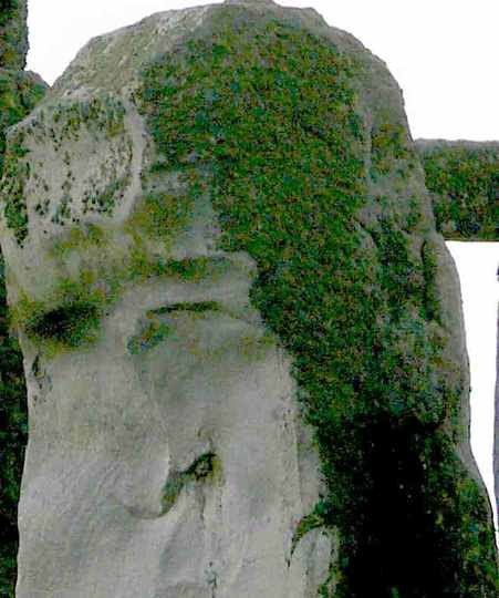 statue-of-alien-that-built-stonehenge (64K)