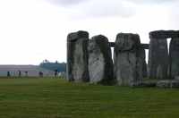 tiny-alian-face-stonehenge (12K)